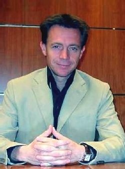 Frédéric Vanhoutte : « un rapprochement entre une agence en ligne et un réseau avec des points de vente ne me semble pas incompatible. » Frédéric Vanhoutte : « un rapprochement entre une agence en ligne et un réseau avec des points de vente ne me semble pas incompatible. »