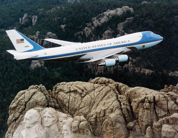 Dans une lettre à Donald Trump, Marc Rochet demande à ses services de "reconsidérer la décision de faire atterrir Air Force One à Orly" - DR : U.S. Air Force File Photo, Wikimedia Commons