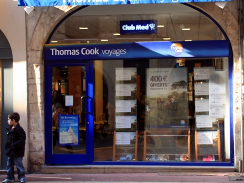 Fort de ses quelque 600 points de vente en propre et en franchise, il est clair que le réseau Thomas Cook peut facilement prendre le relais, installer des enseignes Jet tours là où elles auront disparu chez Afat et Selectour...