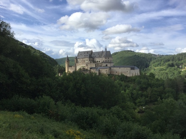 Le château de Vianden dans un écrin de verdure - DR : J.-P. C.