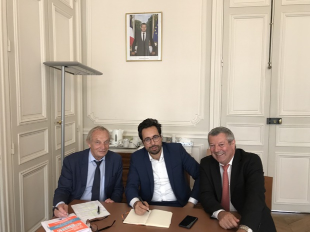 Mounir Mahjoubi a rencontré Roland Héguy et Jacques Barre - Photo : UMIH Mounir Mahjoubi a rencontré Roland Héguy et Jacques Barre - Photo : UMIH