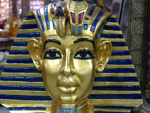 Sur l’Egypte, le voyagiste édite deux brochures dont l’une est spécialement dédiée aux croisières sur le Nil à bord des bateaux luxueux d’Oberoi.