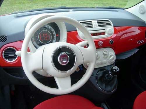 Qui repartira ce soir au volant de la superbe Fiat 500 ? Qui repartira ce soir au volant de la superbe Fiat 500 ?