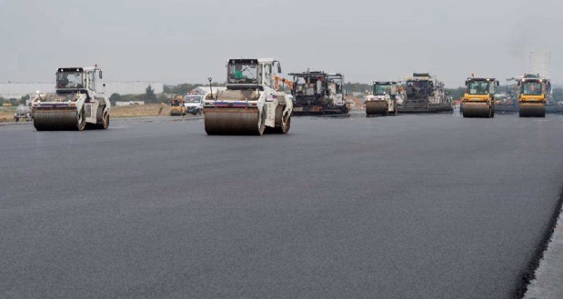 Les travaux de la piste 4 en 2017 Photo Groupe ADP- Alain Leduc Les travaux de la piste 4 en 2017 Photo Groupe ADP- Alain Leduc