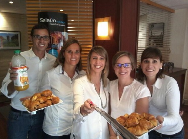 Croissants et pains au chocolat seront offerts aux clients du groupe Salaün, afin de présenter la nouvelle brochure - Crédit photo : Salaün