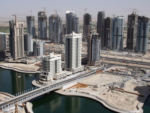 Dubaï est un chantier à ciel ouvert avec des forêts de gratte-ciels qui poussent comme autant de champignons