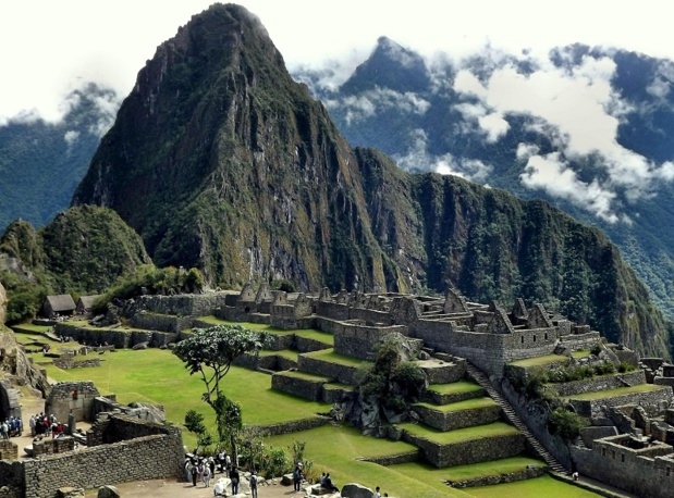 La détérioration de monuments est effectivement due à plusieurs facteurs et pour freiner une érosion tant des sites que des cultures, des mesures draconiennes sont prises vis-à-vis des touristes - DR