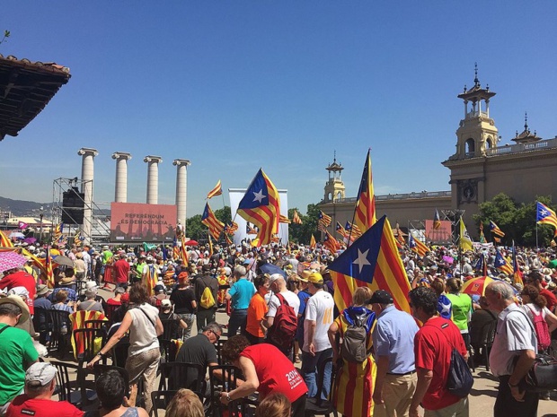 Rassemblement pro-référendum en Catalogne le 11 juin 2017 - DR Amadalvarez