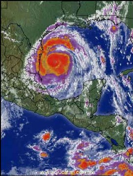 Selon le Ministère du Tourisme de l´Etat de Quintana Roo, 57 576 touristes ont été évacués hors de la zone de risque par anticipation.