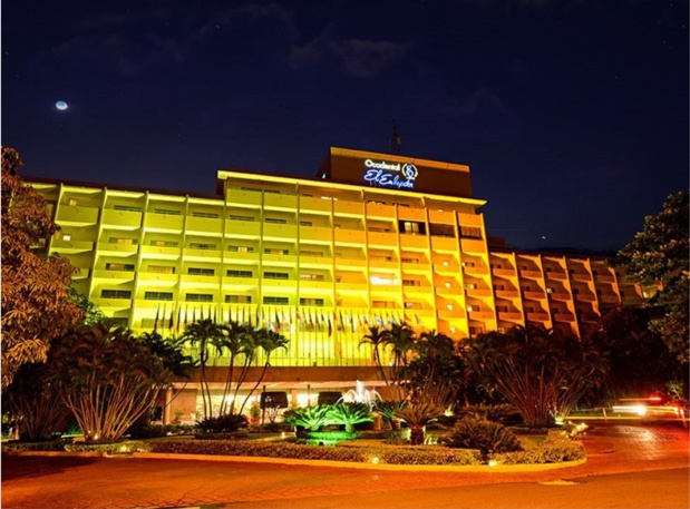 El Embajador fut inauguré le 12 février 1956 à l'occasion de la tenue du Salon de la Paix et la fraternité du Monde libre, l'Exposition universelle qui se tint cette année-là à Santo Domingo El Embajador fut inauguré le 12 février 1956 à l'occasion de la tenue du Salon de la Paix et la fraternité du Monde libre, l'Exposition universelle qui se tint cette année-là à Santo Domingo