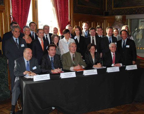 Congrès à Paris : 15 groupes hôteliers signent la Charte d’accueil Congrès à Paris : 15 groupes hôteliers signent la Charte d’accueil