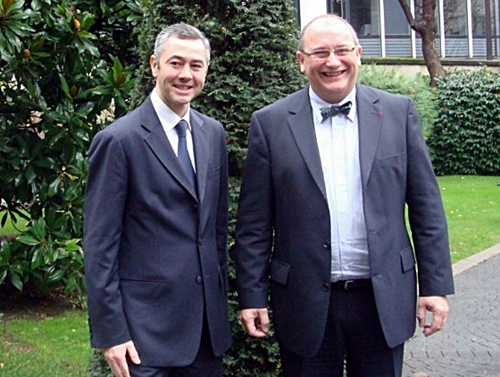 Passage de témoin entre Régis Chambert qui quitte son poste de DG et Eric Audouin qui prend la suite Passage de témoin entre Régis Chambert qui quitte son poste de DG et Eric Audouin qui prend la suite