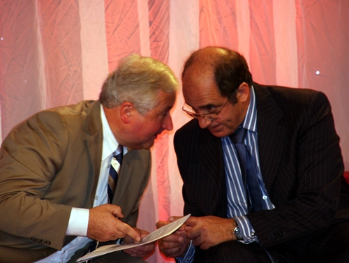 Philippe de Saint Victor, le directeur général de Selectour, a-t-il véritablement touché 200 000 euros pour mener à bien la fusion des réseaux Afat et Selectour ? Philippe de Saint Victor, le directeur général de Selectour, a-t-il véritablement touché 200 000 euros pour mener à bien la fusion des réseaux Afat et Selectour ?