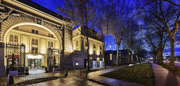 Situé à 200m du château de Versailles, le nouvel établissement Mgallery propose 9 espaces de séminaires - Crédit photo : © Abaca Corporate/Jacques-Yves Gucia