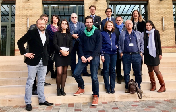 Une partie des membres du jury après les délibérations, pose sur le parvis du Ministère de l'Europe et des affaires étrangères /photo JDL