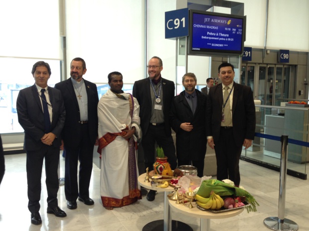 Jet Airways a lancé son premier vol non-stop au départ de Paris-CDG (terminal 2C) vers Chennai, opéré 5 jours par semaine (du jeudi au lundi) - DR : C.L. Jet Airways a lancé son premier vol non-stop au départ de Paris-CDG (terminal 2C) vers Chennai, opéré 5 jours par semaine (du jeudi au lundi) - DR : C.L.