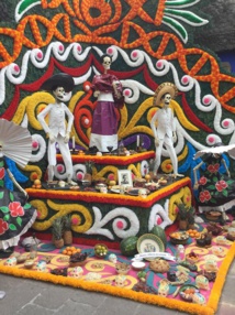 Un autel du souvenir dans la rue - DR : J.-P.C. Un autel du souvenir dans la rue - DR : J.-P.C.