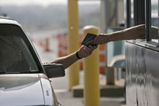 La Libye dispense les Tunisiens des mesures restrictives d’entrée sur son territoire La Libye dispense les Tunisiens des mesures restrictives d’entrée sur son territoire