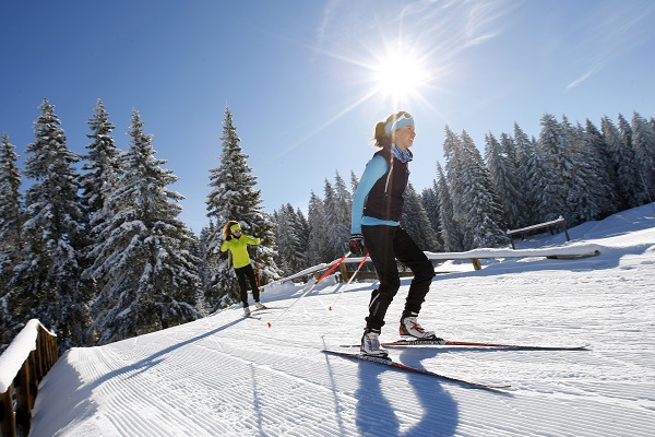 Les récentes chutes de neige permettent d'ouvrir quelques pistes dès ce week-end - Crédit photo : Thomas Hytte