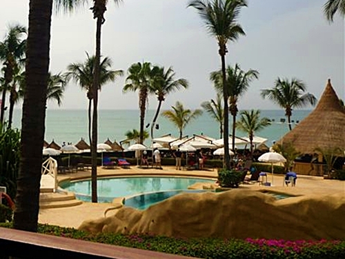 Saly est devenu un haut-lieu du tourisme balnéaire - on s'y baigne toute l'année en  sécurité - et le Framissima Palm Beach, s'est transformé en un pimpant hôtel jardin offrant une gamme complète de prestations touristiques...