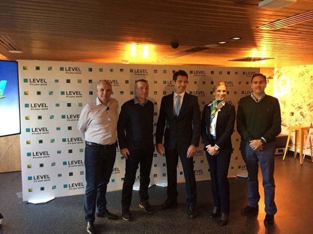 Willie Walsh entouré de ses équipes en France lors de la conférence de presse - Photo PG Willie Walsh entouré de ses équipes en France lors de la conférence de presse - Photo PG