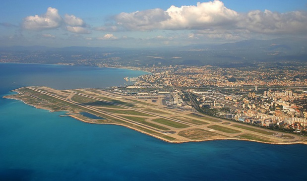 Vue aérienne de l'aéroport de Nice - CC Lafrance /wikicommons nl