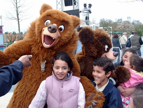 Être motivé et souriant, voilà les deux points primordiaux pour travailler chez Mickey...