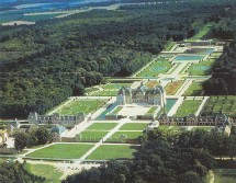 Les américains reviennent en Île de France (ici Vaux le vicomte) Les américains reviennent en Île de France (ici Vaux le vicomte)