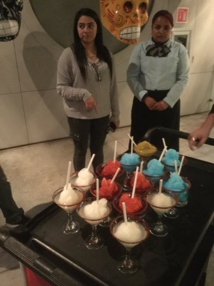 Cocktail en bleu,blanc, rouge en l'honneur des visiteurs français - DR JP C