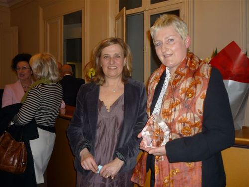 La lauréate Viviane Duminy avec Agnès Gascoin présidente de l'Association Femmes du Tourisme La lauréate Viviane Duminy avec Agnès Gascoin présidente de l'Association Femmes du Tourisme