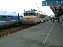 Le Corail cèdera-t-il dace à l'option TGV ? Domniniuqe Perben s'est clairement opposé hier sur Europe 1 à la fermeture pure et simple. Le Corail cèdera-t-il dace à l'option TGV ? Domniniuqe Perben s'est clairement opposé hier sur Europe 1 à la fermeture pure et simple.