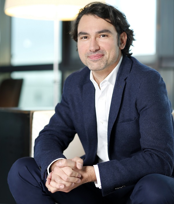 Jean-Baptiste Hoyaux remplace Martine Granier en poste depuis 2011 au sein de vente-privée - Crédit-photo : vente-privée Jean-Baptiste Hoyaux remplace Martine Granier en poste depuis 2011 au sein de vente-privée - Crédit-photo : vente-privée