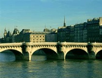 Ile-de-France : l'activité touristique marque le pas en août Ile-de-France : l'activité touristique marque le pas en août