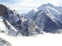 Le samedi, la FFCAM invite les bénévoles à participer au nettoyage de 25 sites naturels dans toute la France, pour rendre à la montagne, à l'issue de la saison estivale et avant l'hiver, son aspect originel. Le samedi, la FFCAM invite les bénévoles à participer au nettoyage de 25 sites naturels dans toute la France, pour rendre à la montagne, à l'issue de la saison estivale et avant l'hiver, son aspect originel.