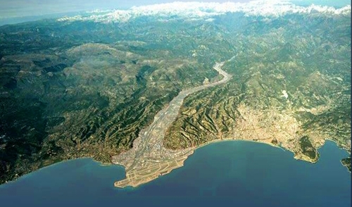 Nice : un complexe de 100 000 m² pour accueillir 40 000 personnes Nice : un complexe de 100 000 m² pour accueillir 40 000 personnes