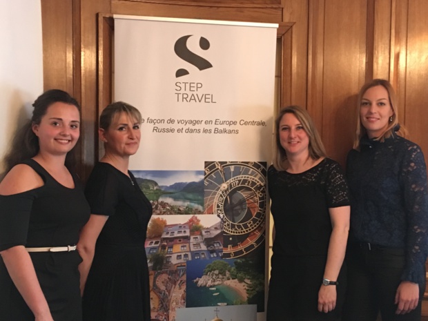 Chloé Desmaillet, forfaitiste. Au centre, Blandine Vignals et Géraldine Chachourine, les fondatrices de Step Travel, et Audrey Picquot, forfaitiste. - CL Chloé Desmaillet, forfaitiste. Au centre, Blandine Vignals et Géraldine Chachourine, les fondatrices de Step Travel, et Audrey Picquot, forfaitiste. - CL