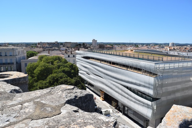 Musée de la Romanité depuis les Arènes de Nîmes - DR Isabelle Lecaux / OT Nîmes