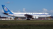 Bruxelles doit boucler mercredi l'enquête ouverte en mars 2004 sur les modalités de création d'Olympic Airlines, qui a repris fin 2003 les activités d'Olympic Airways, une compagnie qui avait elle-même accumulé les démêlés avec la Commission. Bruxelles doit boucler mercredi l'enquête ouverte en mars 2004 sur les modalités de création d'Olympic Airlines, qui a repris fin 2003 les activités d'Olympic Airways, une compagnie qui avait elle-même accumulé les démêlés avec la Commission.