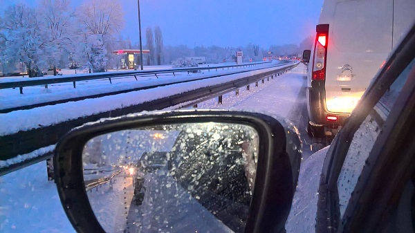 Voici ce qui devrait attendre les vacanciers à l'approche des stations samedi 17 février 2018 - Crédit photo : compte Twitter @berthomier73