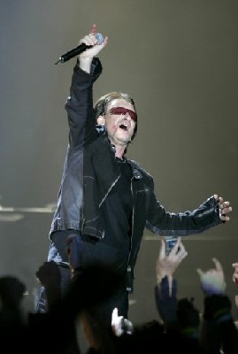 Jetset Live, consacré à la vente de concerts et d’événements, a trouvé son public : pas moins de 2500 clients ont été enregistrés sur les concerts de U2. Jetset Live, consacré à la vente de concerts et d’événements, a trouvé son public : pas moins de 2500 clients ont été enregistrés sur les concerts de U2.