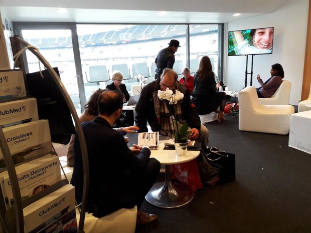 Eluceo au Stade de France. Les exposants reçoivent dans les loges privatisées. PhotoMS.