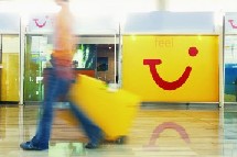 TUI a le vent en poupe en 2005 et anticipe déjà une croissance à 2 chiffres en 2006. TUI a le vent en poupe en 2005 et anticipe déjà une croissance à 2 chiffres en 2006.