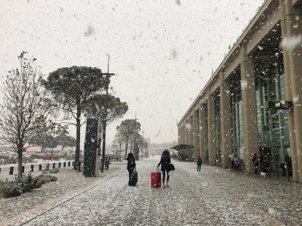 Neige : l'aéroport Marseille Provence bloqué