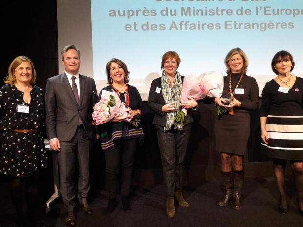 De gauche à droite Agnès Gascoin présidente de l'association "Femmes du Tourisme", Jean-Baptiste Lemoyne Secrétaire d'Etat auprès du Ministre de l'Europe et des Affaires étrangères, Agnès Webster Présidente du Conseil d'Administration Fragonard, Marie Lavandier directrice du musée Louvre-Lens, Virginie Taittinger PDG des champagnes Virginie T. et Christine Girard membre du CA de Femmes du Tourisme qui a animé la soirée et présenté les lauréates avec beaucoup de tact  et d'élégance. Photo MS.