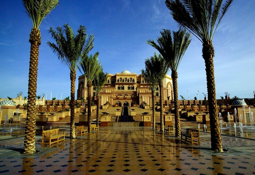 Le somptueux Emirates Palace, l'un des plus beaux hôtels du Moyen Orient /photo dr