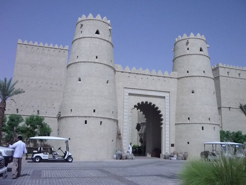 Hôtel : le Qasr Al Sarab à Abu Dhabi, un nouveau must en plein désert