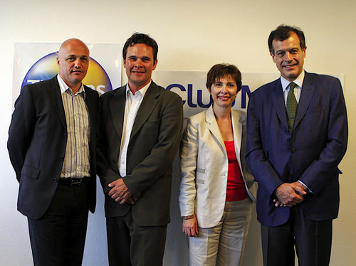 Denis Wathier, Président de Thomas Cook SAS, Jérôme Maton, Directeur Général Délégué Thomas Cook SAS, Anne Yannic, Directeur Général des marchés France, Belgique et Suisse Club Med, et Henri Giscard d’Estaing, PDG du Club Méditerranée. Denis Wathier, Président de Thomas Cook SAS, Jérôme Maton, Directeur Général Délégué Thomas Cook SAS, Anne Yannic, Directeur Général des marchés France, Belgique et Suisse Club Med, et Henri Giscard d’Estaing, PDG du Club Méditerranée.