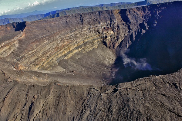 Réunion : le Piton de la Fournaise en éruption