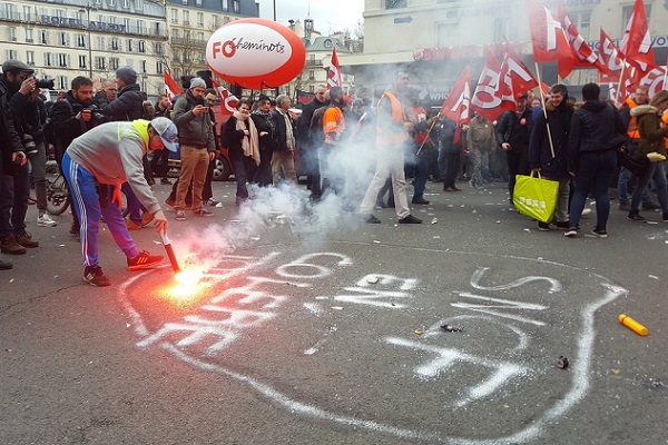 Le trafic ferroviaire sera fortement perturbé mercredi 4 avril 2018, avec 1 TER sur 5 et 1 TGV sur 7 - Crédit photo : compte Twitter @KatiaRTFrance