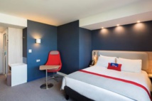 DR : Holiday Inn Express® DR : Holiday Inn Express®